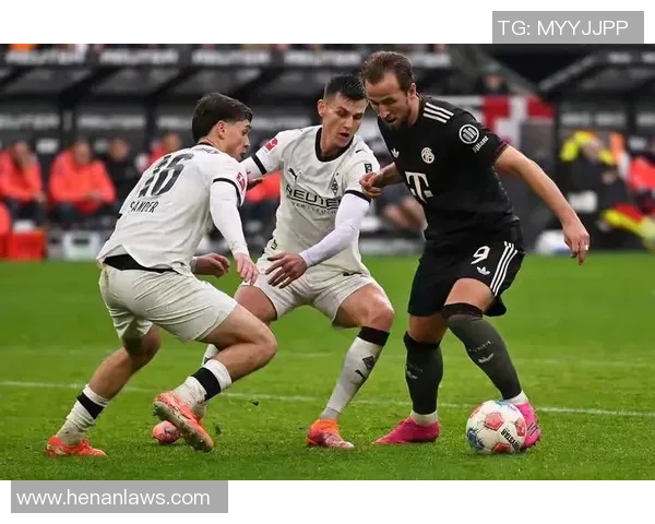 赫塔与杜塞尔的激烈对决揭示德甲新赛季的竞争格局与球队实力较量