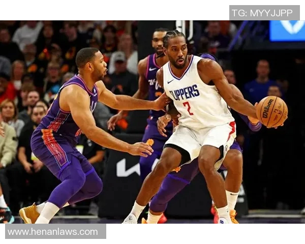 首轮对决快船勇士激战正酣谁能晋级下一轮争夺总冠军荣耀