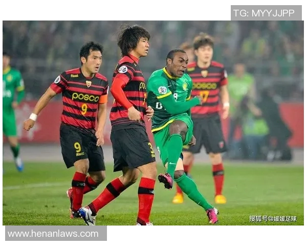 光州足球队迎战浦项制铁全力争胜展现球队实力与斗志 光州足球队迎战浦项制铁全力争胜展现球队实力与斗志