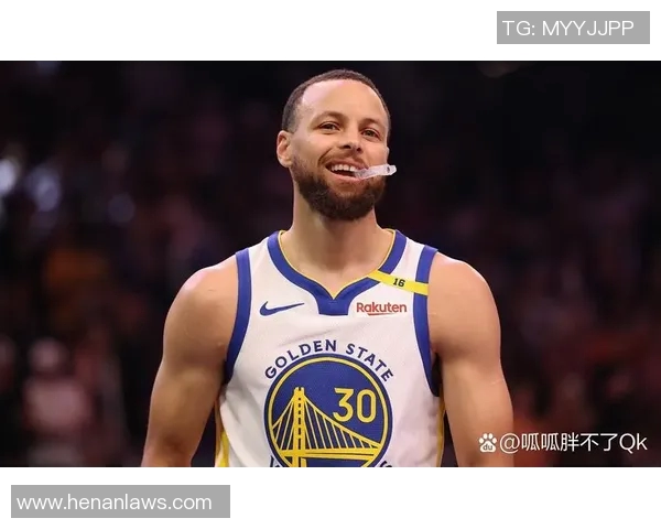 勇士队库里在对阵掘金时的精彩表现与数据分析