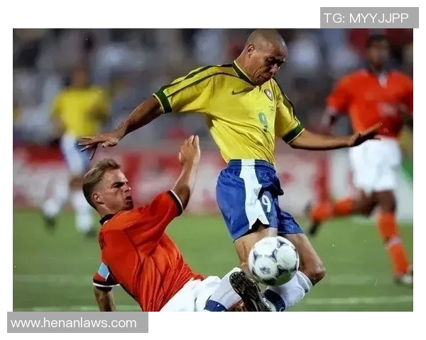 2014年世界杯经典对决回顾荷兰与巴西的激烈较量视频重温