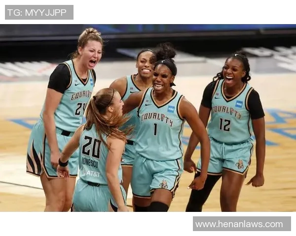 美国女篮自由队与水星队激战正酣谁能在季后赛中笑到最后 美国女篮自由队与水星队激战正酣谁能在季后赛中笑到最后