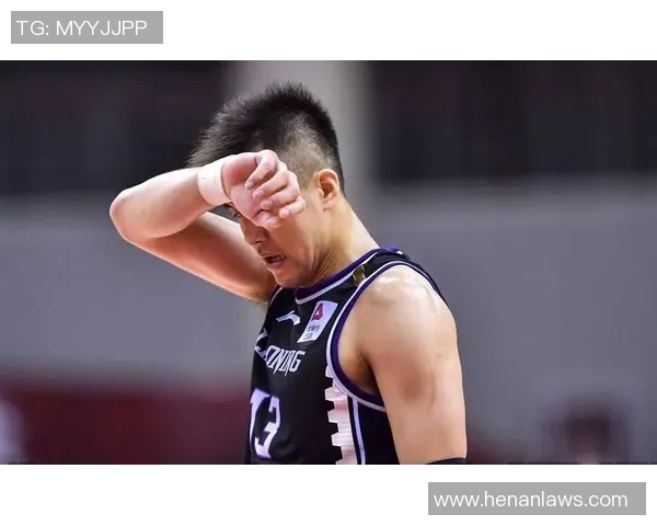 赵强与郭艾伦对决引发篮球热潮谁将成为新一代的篮球之星